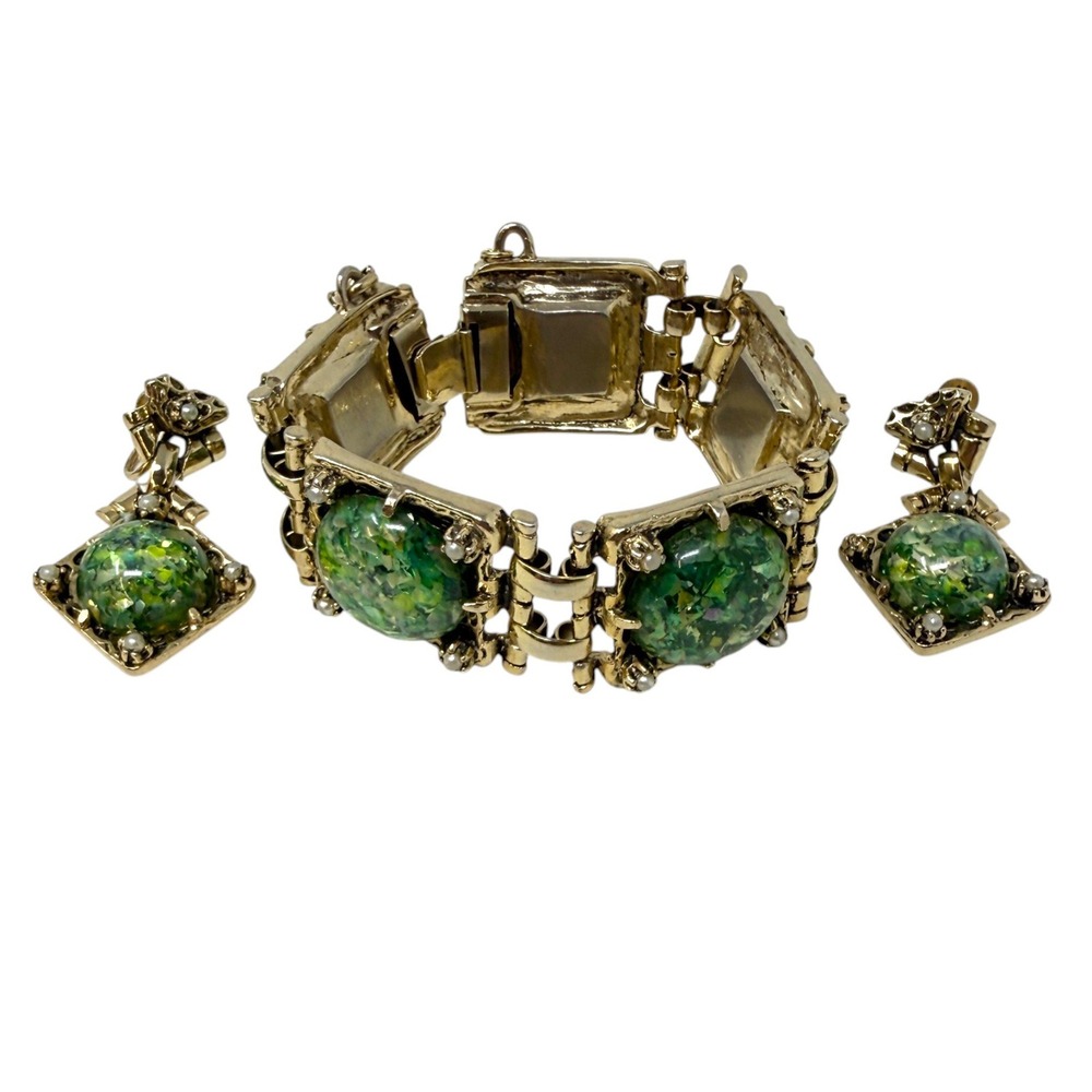 Vintage Jewelry Set Bracelet Earrings Green Confetti Lucite Gold Tone